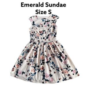 ‼️SALE ‼️ Esmerald Sundae light pink floral dress size S 🌸